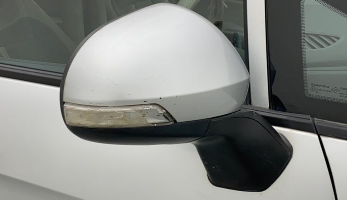 2019 Mahindra MARAZZO M4 7STR, Diesel, Manual, 92,902 km, Right rear-view mirror - Indicator light has minor damage