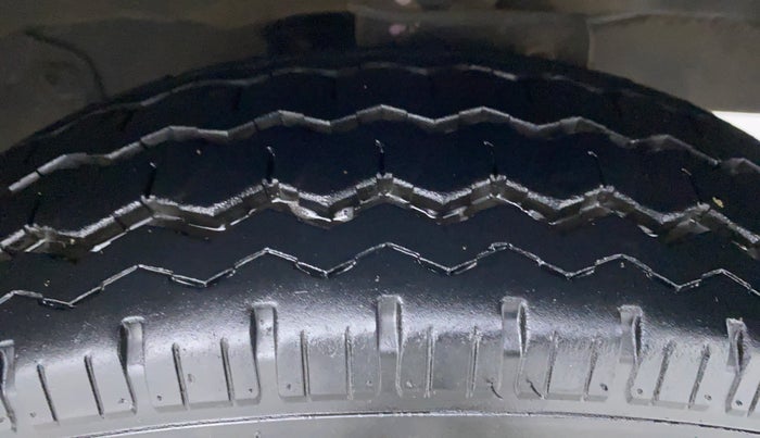 2020 Maruti Eeco 5 STR WITH AC PLUSHTR, Petrol, Manual, Right Front Tyre Tread