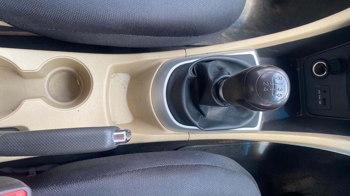 2013 Hyundai Verna FLUIDIC 1.6 VTVT SX, Petrol, Manual, 85,547 km, Gear Lever