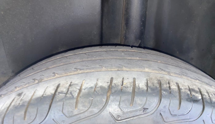 2018 Volkswagen Ameo TRENDLINE 1.0L, Petrol, Manual, 64,984 km, Left Rear Tyre Tread