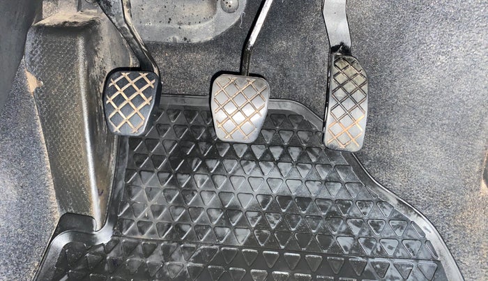 2018 Volkswagen Ameo TRENDLINE 1.0L, Petrol, Manual, 64,984 km, Pedals