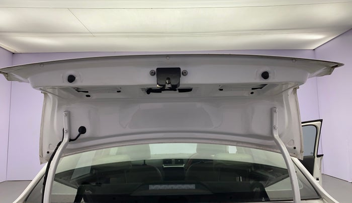 2018 Volkswagen Ameo TRENDLINE 1.0L, Petrol, Manual, 64,984 km, Boot Door Open