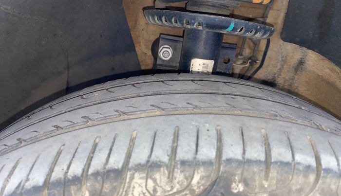 2018 Volkswagen Ameo TRENDLINE 1.0L, Petrol, Manual, 64,984 km, Left Front Tyre Tread