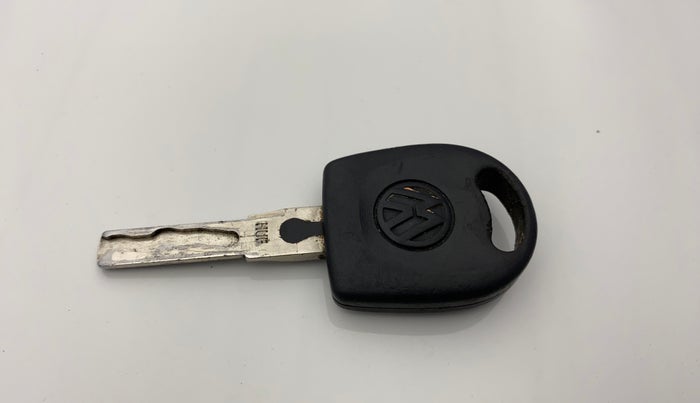 2018 Volkswagen Ameo TRENDLINE 1.0L, Petrol, Manual, 64,984 km, Key Close Up