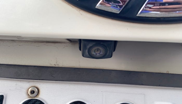 2019 Mahindra XUV300 W8 1.5 DIESEL, Diesel, Manual, 1,33,882 km, Parking Camera