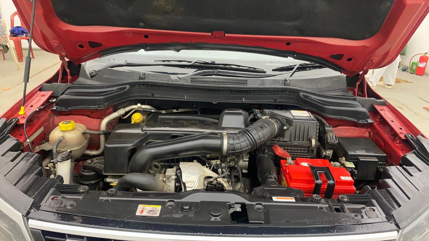 2022 Mahindra XUV300 W8 (O) 1.5 DIESEL, Diesel, Manual, 80,998 km, Engine View