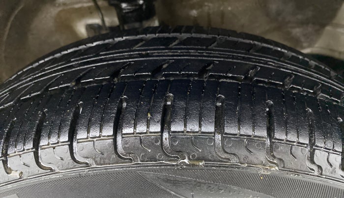 2016 Maruti Wagon R 1.0 VXI AMT, Petrol, Automatic, 51,428 km, Right Front Tyre Tread