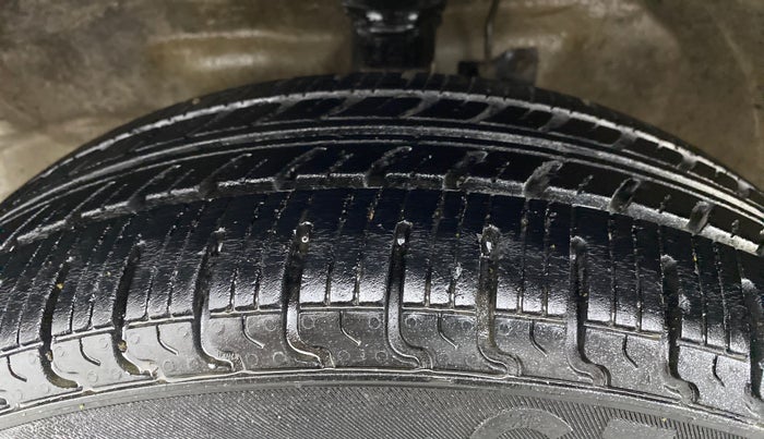 2016 Maruti Wagon R 1.0 VXI AMT, Petrol, Automatic, 51,428 km, Left Front Tyre Tread