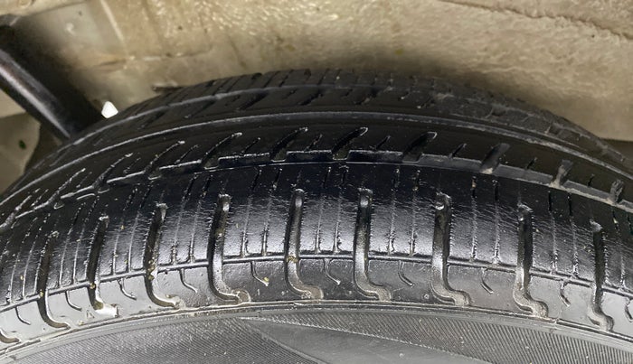 2016 Maruti Wagon R 1.0 VXI AMT, Petrol, Automatic, 51,428 km, Right Rear Tyre Tread