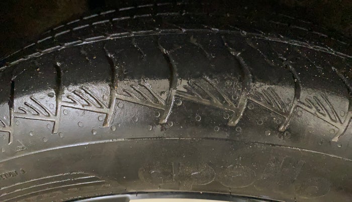 2022 Hyundai ALCAZAR PLATINUM(O) 7STR 1.5 AT, Diesel, Automatic, 43,901 km, Right Rear Tyre Tread