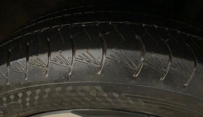 2022 Hyundai ALCAZAR PLATINUM(O) 7STR 1.5 AT, Diesel, Automatic, 43,901 km, Left Rear Tyre Tread