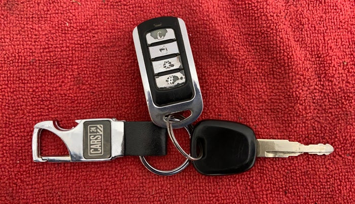 2019 Maruti New Wagon-R LXI CNG 1.0 L, CNG, Manual, 82,275 km, Key Close Up