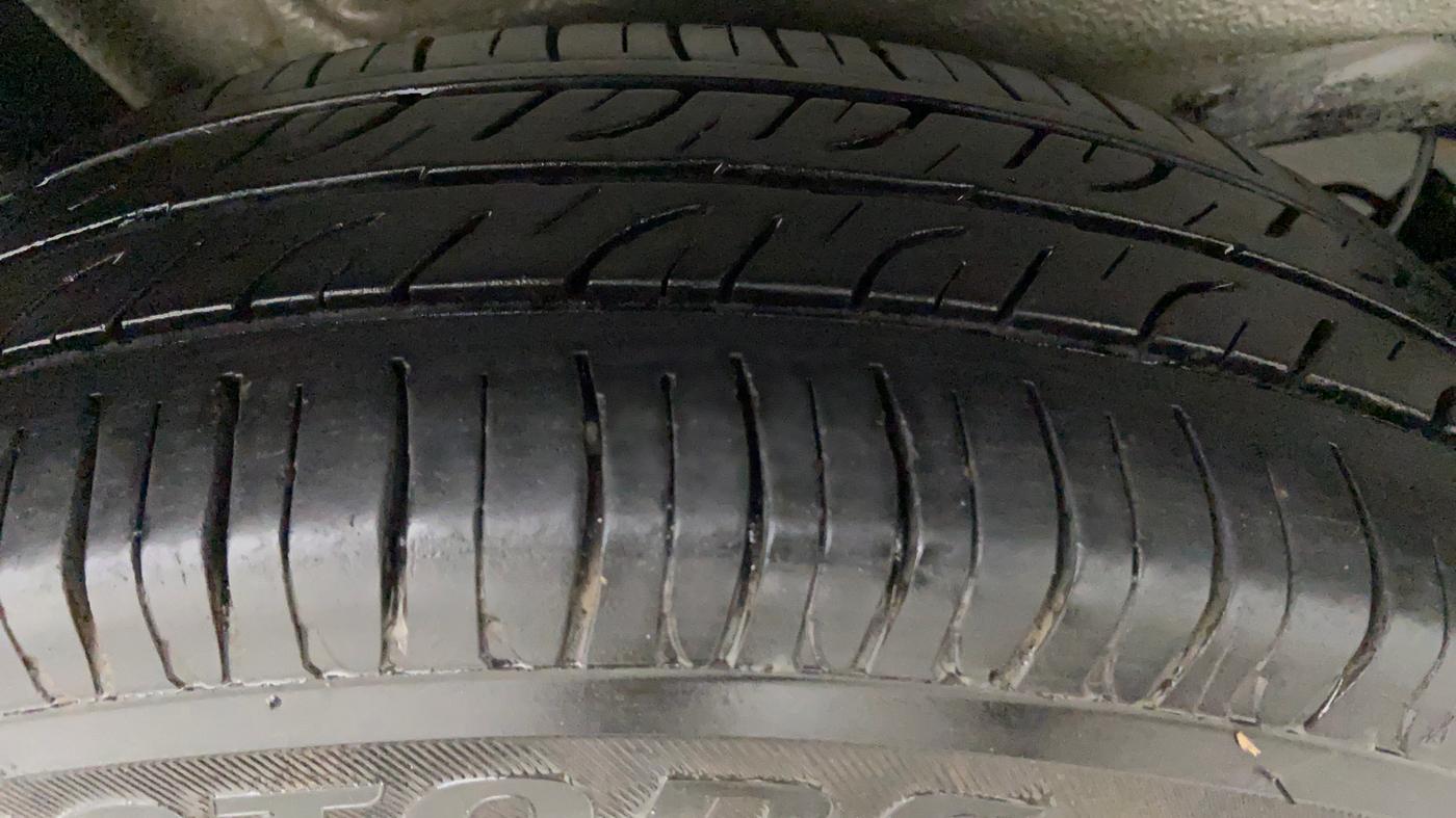 2019 Maruti New Wagon-R LXI CNG 1.0 L, CNG, Manual, 82,275 km, Left Front Tyre Tread