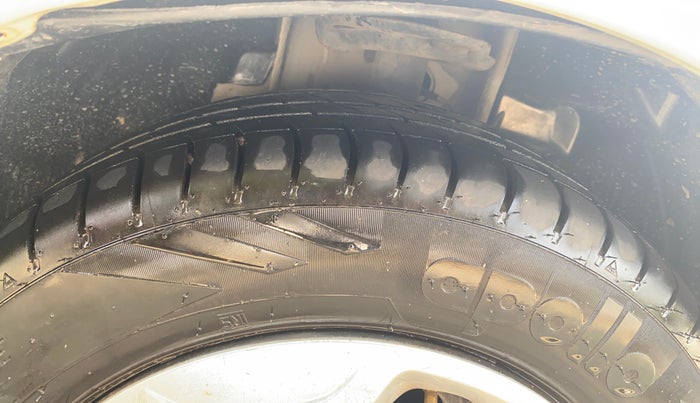 2022 Tata TIGOR XZ CNG, CNG, Manual, 69,987 km, Right Front Tyre Tread