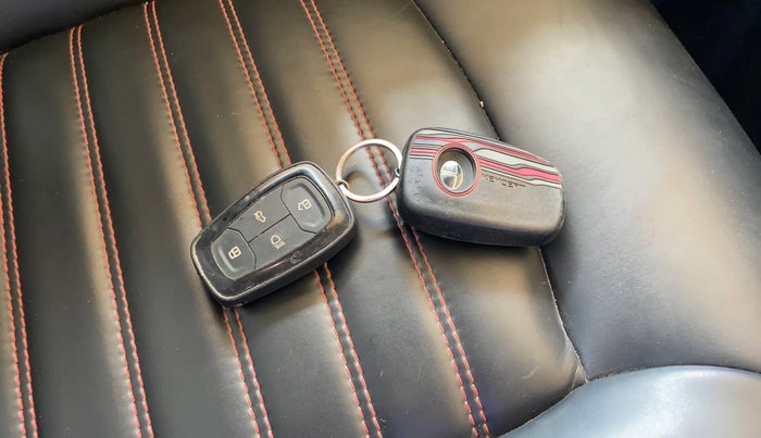 2022 Tata TIGOR XZ CNG, CNG, Manual, 69,987 km, Key Close Up