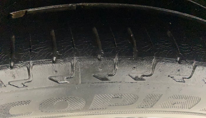 2017 Honda City 1.5L I-VTEC VX, Petrol, Manual, 1,10,764 km, Right Rear Tyre Tread