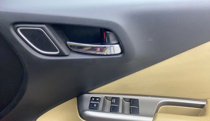 2017 Honda City 1.5L I-VTEC VX, Petrol, Manual, 1,10,764 km, Driver Side Door Panels Control