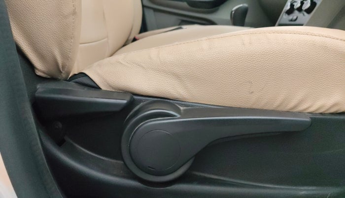 2018 Tata Tiago XZ PETROL, Petrol, Manual, 73,906 km, Driver Side Adjustment Panel