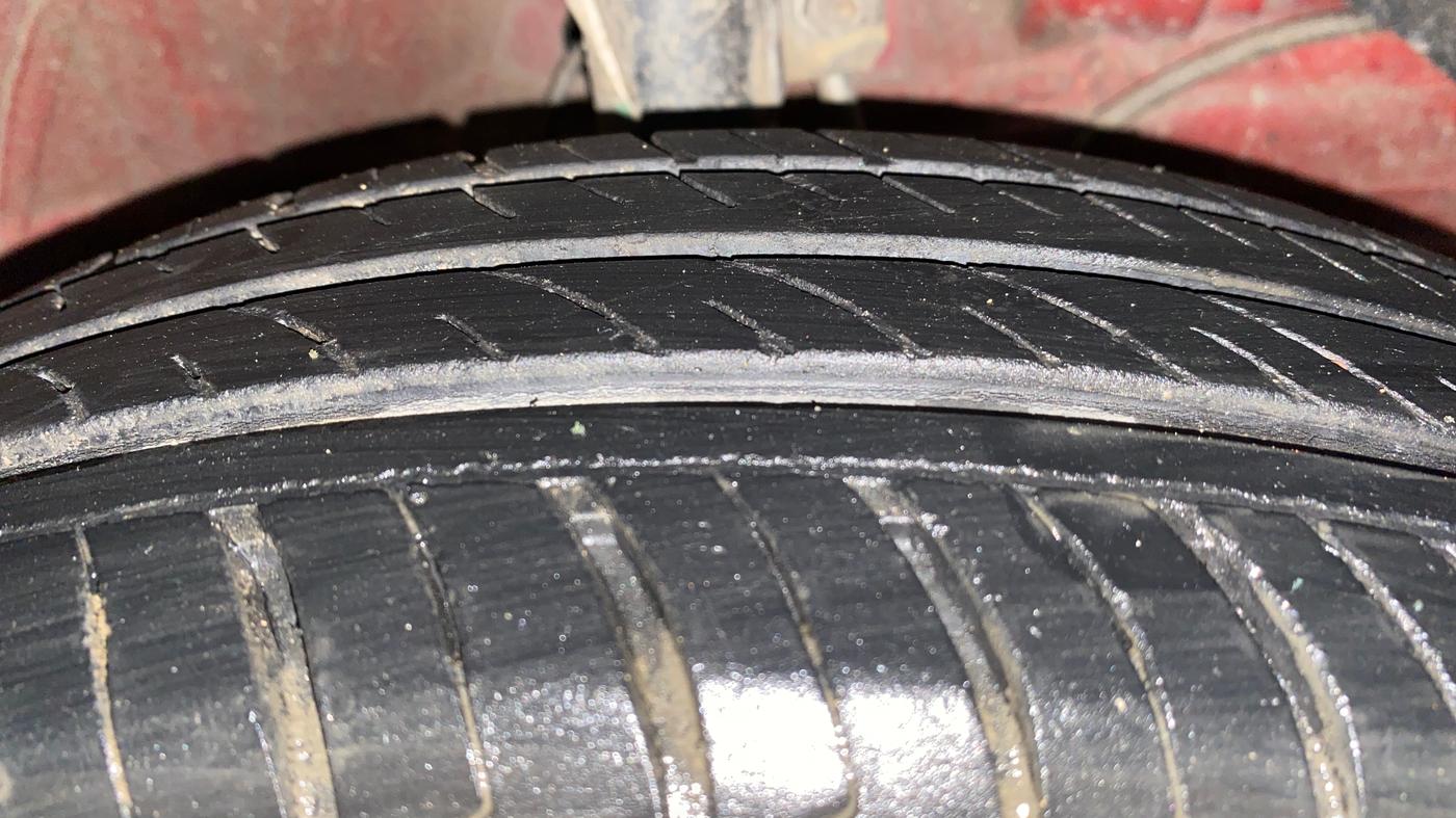 2021 Maruti Swift VXI, Petrol, Manual, 59,978 km, Right Front Tyre Tread