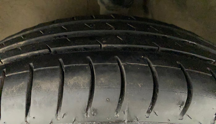 2015 Maruti Alto 800 VXI, Petrol, Manual, 89,979 km, Left Front Tyre Tread