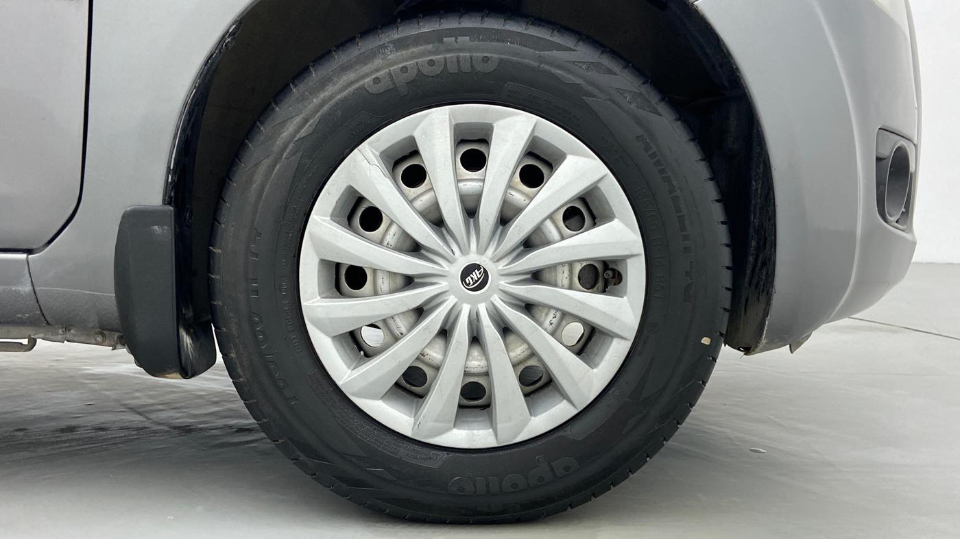 2010 Maruti Ritz LXI, Petrol, Manual, 78,158 km, Right Front Wheel