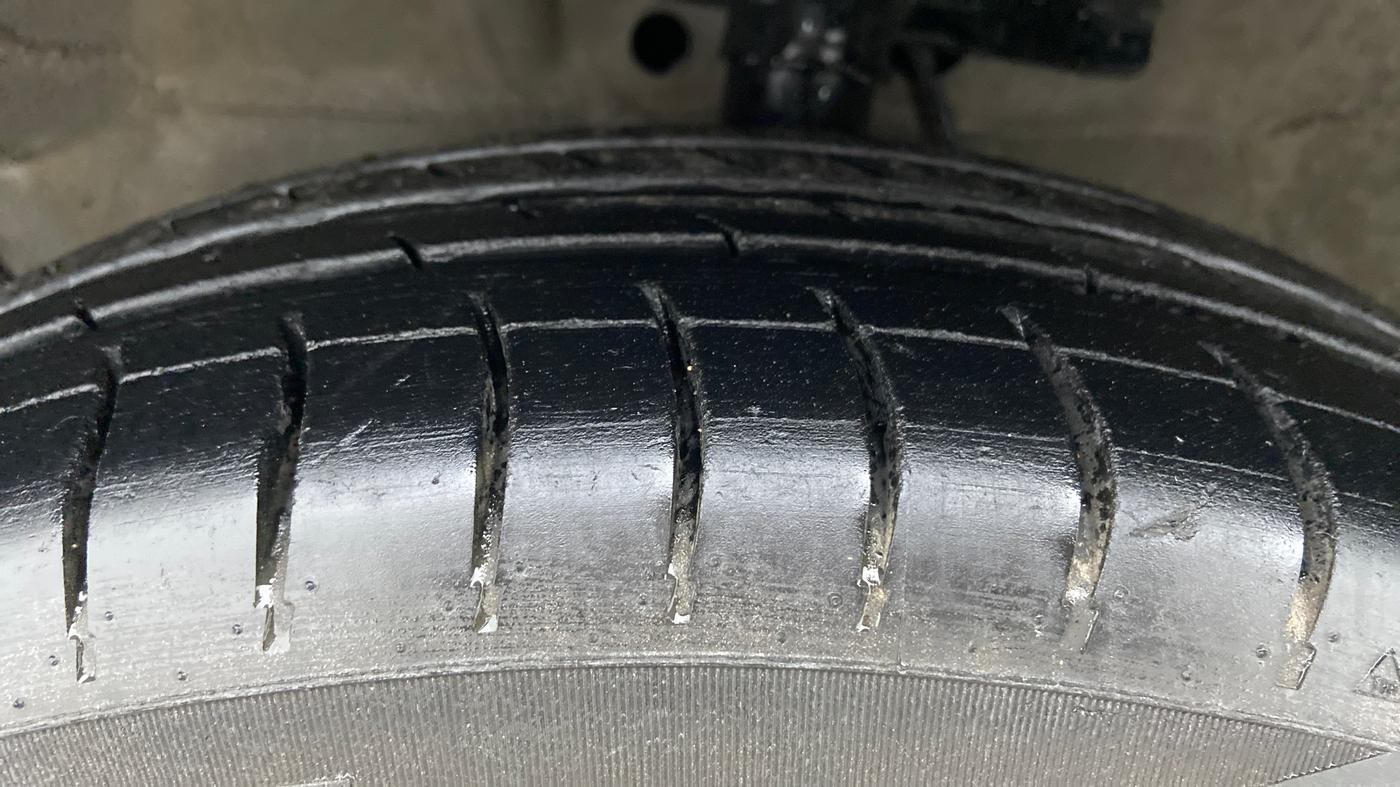 2010 Maruti Ritz LXI, Petrol, Manual, 78,158 km, Left Front Tyre Tread