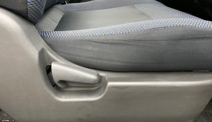 2010 Maruti Wagon R 1.0 VXI, Petrol, Manual, 42,000 km, Driver Side Adjustment Panel