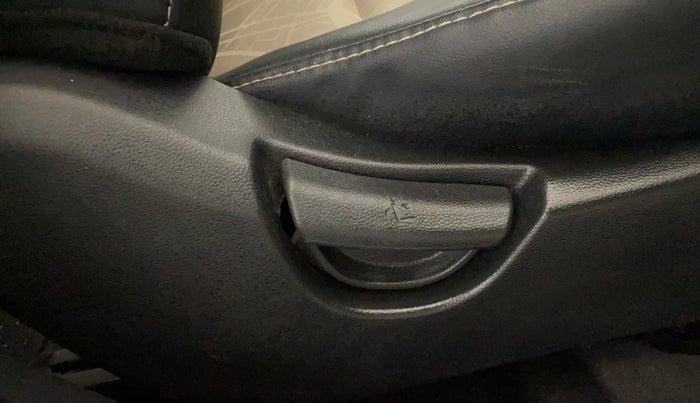 2017 Hyundai Grand i10 MAGNA AT 1.2 KAPPA VTVT, Petrol, Automatic, 17,283 km, Driver Side Adjustment Panel