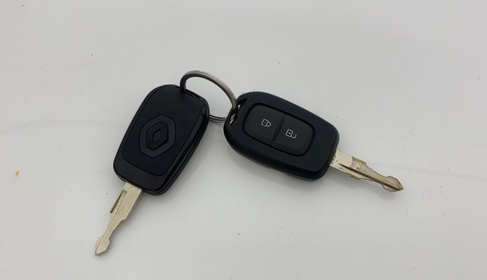 2022 Renault Kwid RXT 1.0 AMT, Petrol, Automatic, 12,387 km, Key Close Up