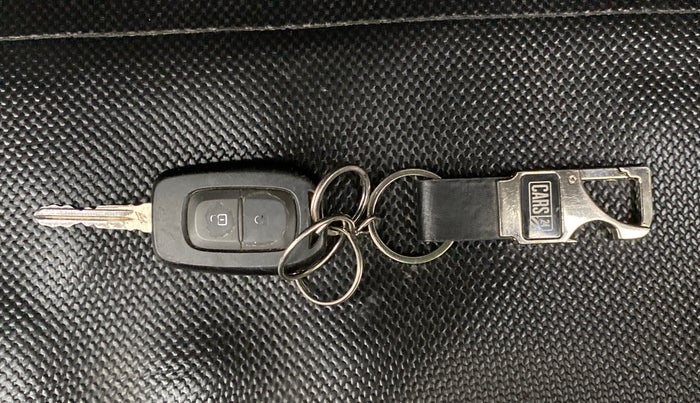 2020 Renault TRIBER 1.0 RXT, Petrol, Manual, 74,258 km, Key Close Up