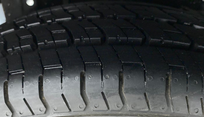 2011 Maruti A Star VXI, Petrol, Manual, 37,014 km, Right Rear Tyre Tread