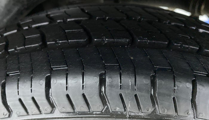 2011 Maruti A Star VXI, Petrol, Manual, 37,014 km, Left Rear Tyre Tread