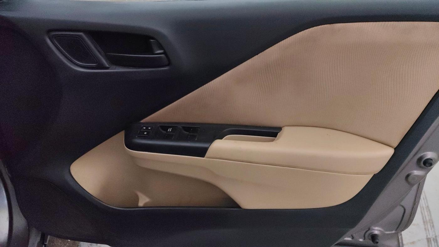 2014 Honda City 1.5L I-VTEC SV, Petrol, Manual, 76,770 km, Driver Side Door Panels Control
