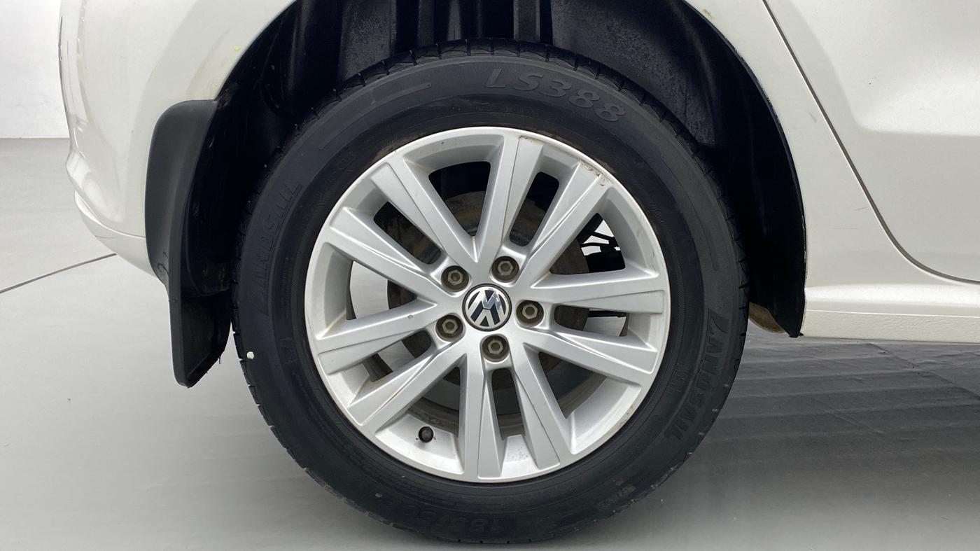 2014 Volkswagen Polo HIGHLINE1.2L, Petrol, Manual, 95,764 km, Right Rear Wheel