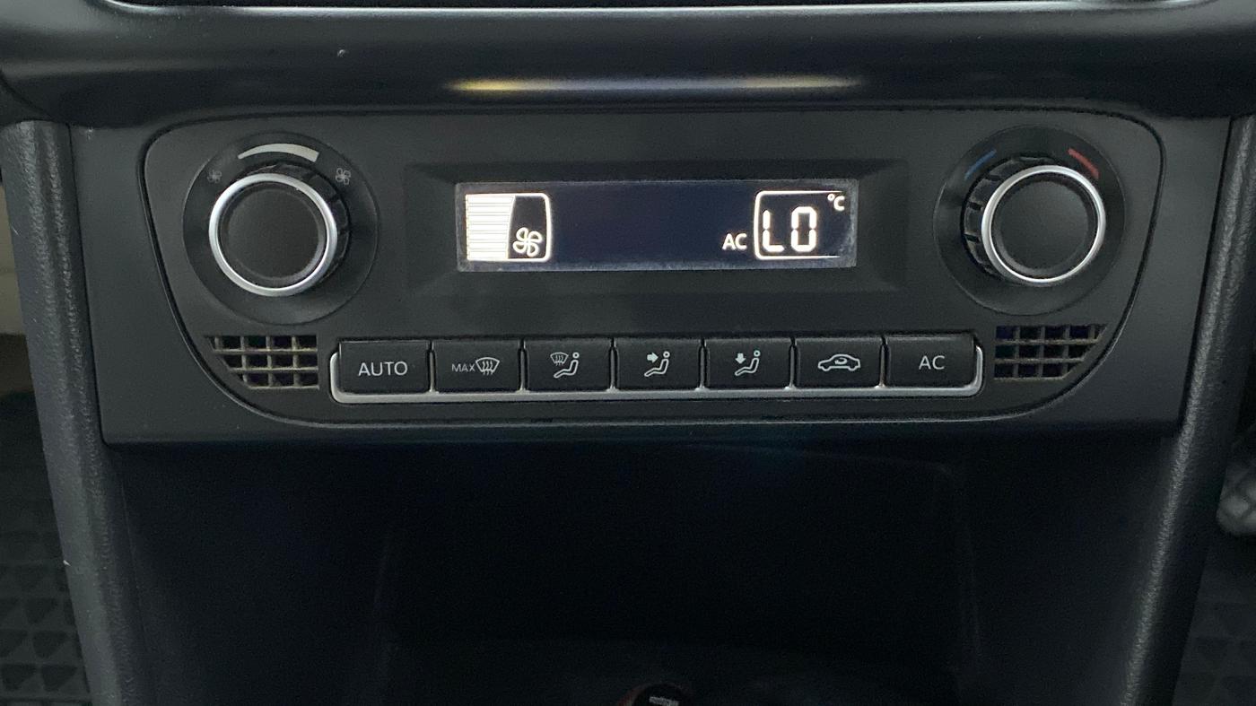 2014 Volkswagen Polo HIGHLINE1.2L, Petrol, Manual, 95,764 km, Automatic Climate Control