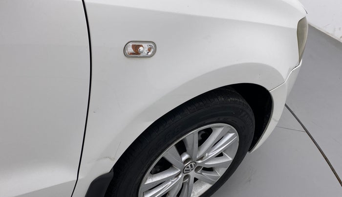 2014 Volkswagen Polo HIGHLINE1.2L, Petrol, Manual, 95,764 km, Right fender - Slightly dented