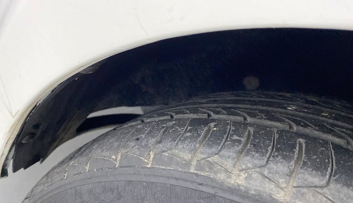 2014 Volkswagen Polo HIGHLINE1.2L, Petrol, Manual, 95,764 km, Left fender - Lining loose