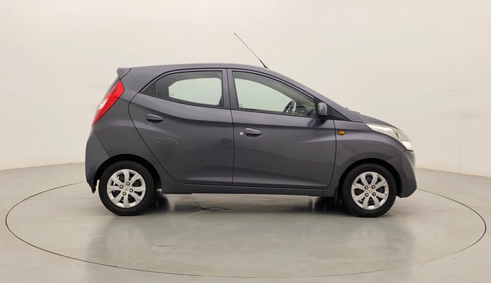2014 Hyundai Eon SPORTZ, Petrol, Manual, 46,345 km, Right Side View