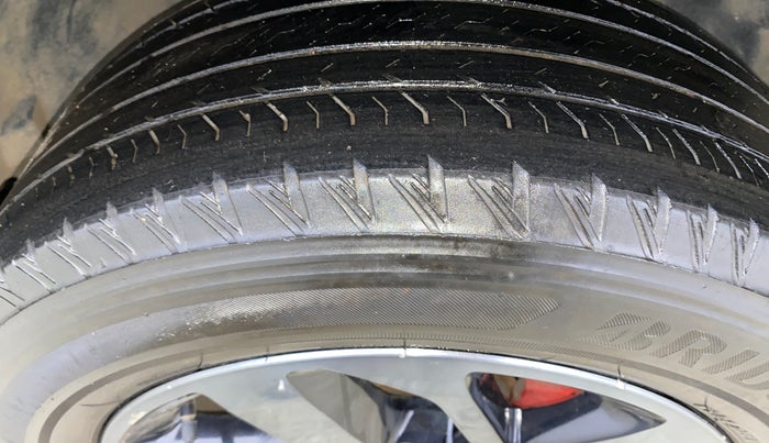 2023 Tata Safari XZ PLUS 2.0L RED DARK EDITION 6 STR MT, Diesel, Manual, 53,078 km, Right Front Tyre Tread