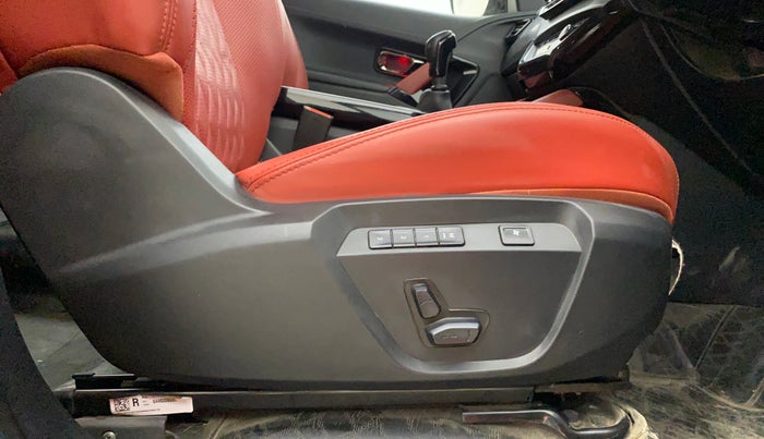 2023 Tata Safari XZ PLUS 2.0L RED DARK EDITION 6 STR MT, Diesel, Manual, 53,078 km, Driver Side Adjustment Panel