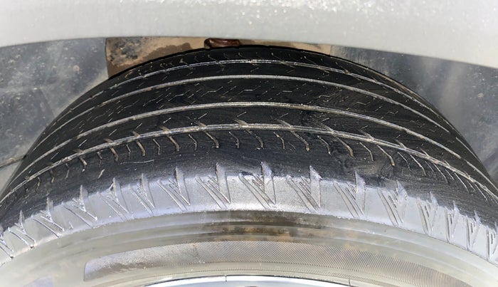 2023 Tata Safari XZ PLUS 2.0L RED DARK EDITION 6 STR MT, Diesel, Manual, 53,078 km, Left Rear Tyre Tread