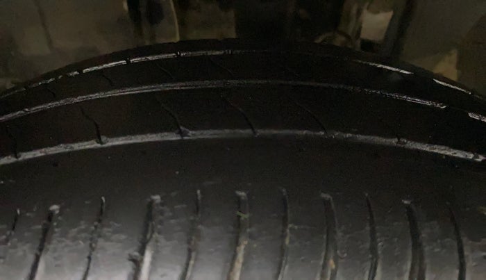 2022 Renault TRIBER RXZ AMT, Petrol, Automatic, 42,252 km, Left Front Tyre Tread