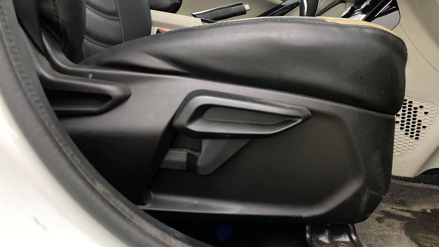 2021 Tata NEXON XZA PLUS SUNROOF PETROL, Petrol, Automatic, 33,687 km, Driver Side Adjustment Panel