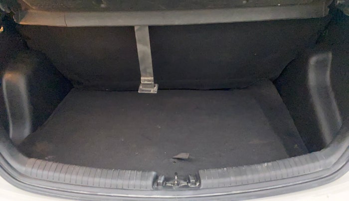 2015 Hyundai Grand i10 ASTA 1.2 KAPPA VTVT, Petrol, Manual, 60,162 km, Boot Inside