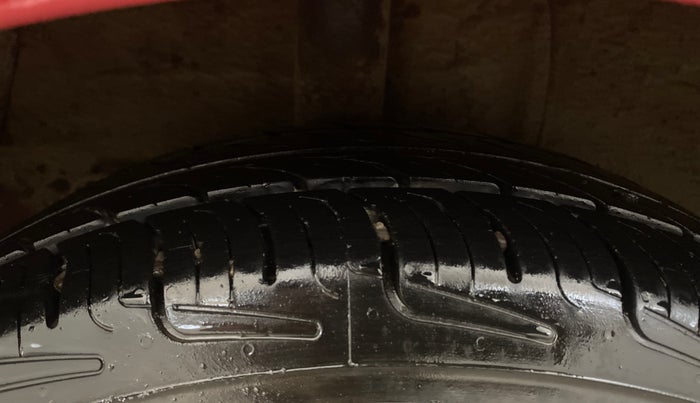 2018 Hyundai Grand i10 SPORTZ AT 1.2 KAPPA VTVT, CNG, Automatic, 89,847 km, Right Rear Tyre Tread