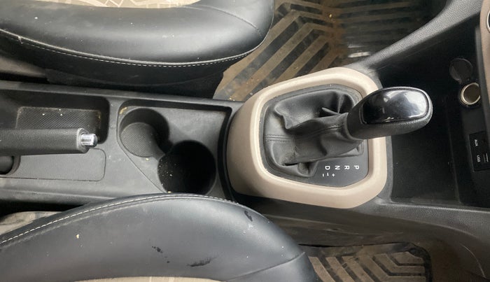 2018 Hyundai Grand i10 SPORTZ AT 1.2 KAPPA VTVT, CNG, Automatic, 89,847 km, Gear Lever