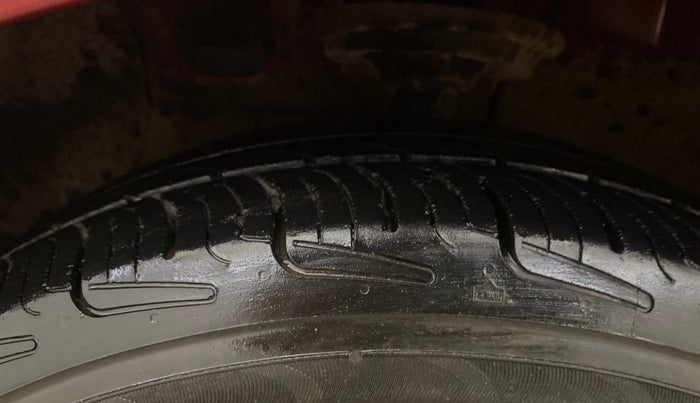 2018 Hyundai Grand i10 SPORTZ AT 1.2 KAPPA VTVT, CNG, Automatic, 89,847 km, Left Front Tyre Tread