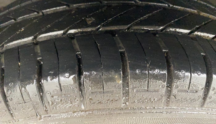 2015 Maruti Celerio VXI AMT, Petrol, Automatic, 61,485 km, Left Front Tyre Tread