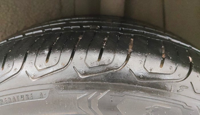 2023 MG ASTOR SUPER 1.5 MT, Petrol, Manual, 16,248 km, Left Rear Tyre Tread