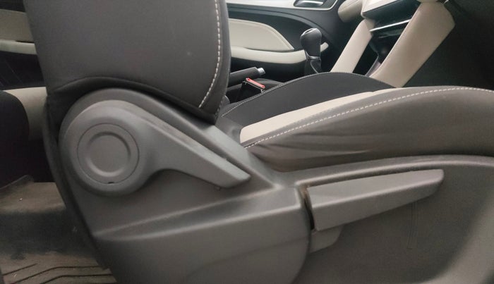 2023 MG ASTOR SUPER 1.5 MT, Petrol, Manual, 16,248 km, Driver Side Adjustment Panel